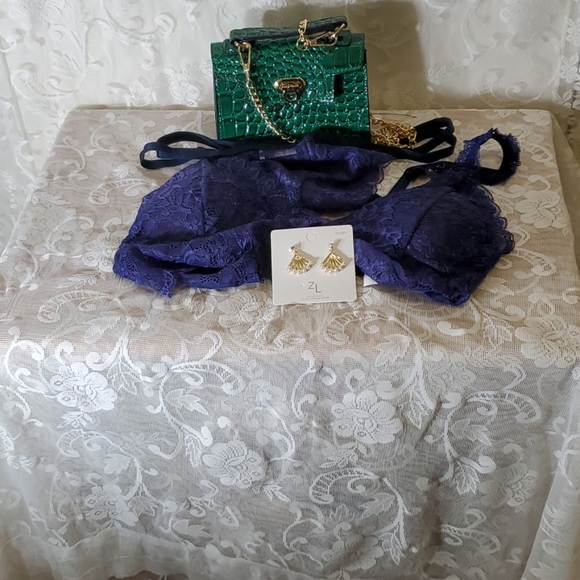 Bundle, - Picture 2 of 2